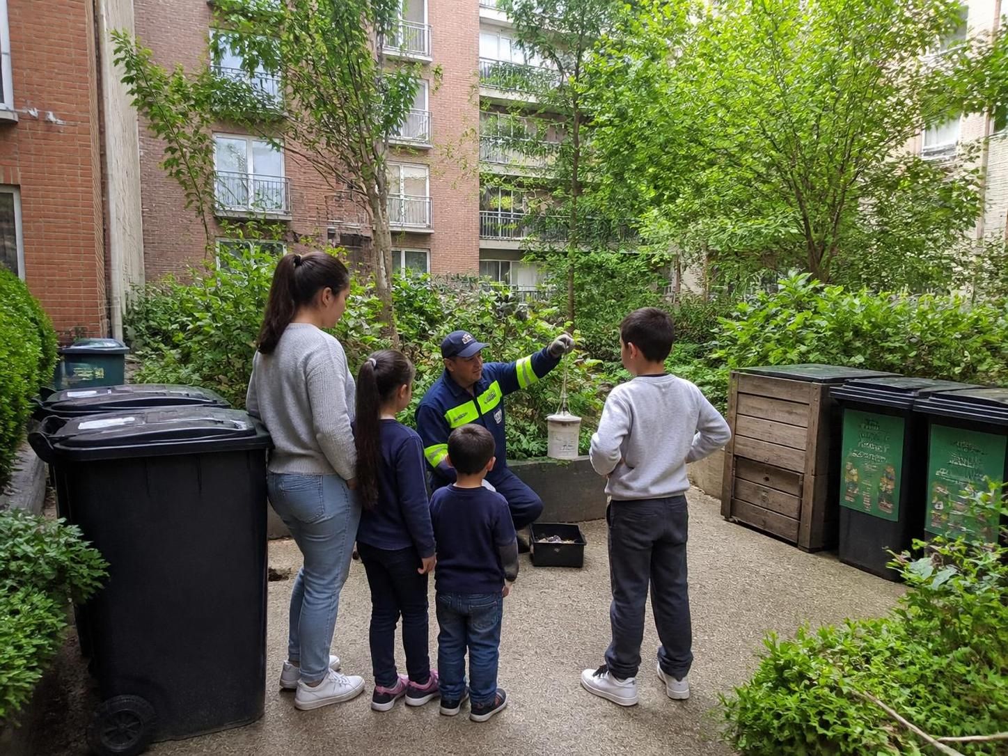 découvrez des méthodes efficaces pour gérer les nuisibles en milieu urbain et protéger votre environnement de manière durable.