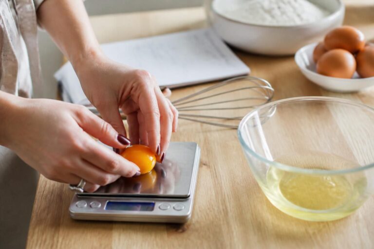 découvrez le poids précis d’un jaune d’œuf pour maîtriser parfaitement toutes vos recettes et garantir un résultat impeccable à chaque préparation.