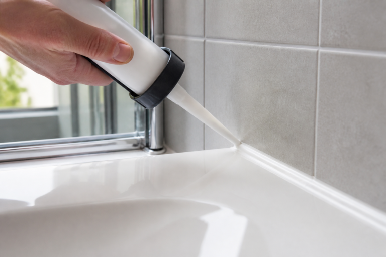 Quel mastic choisir pour une salle de bain ou une cuisine