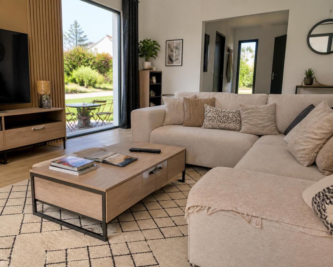 découvrez nos conseils pour choisir la table basse avec rangement idéale, alliant design et fonctionnalité, afin d'optimiser l'espace et l'organisation de votre salon.