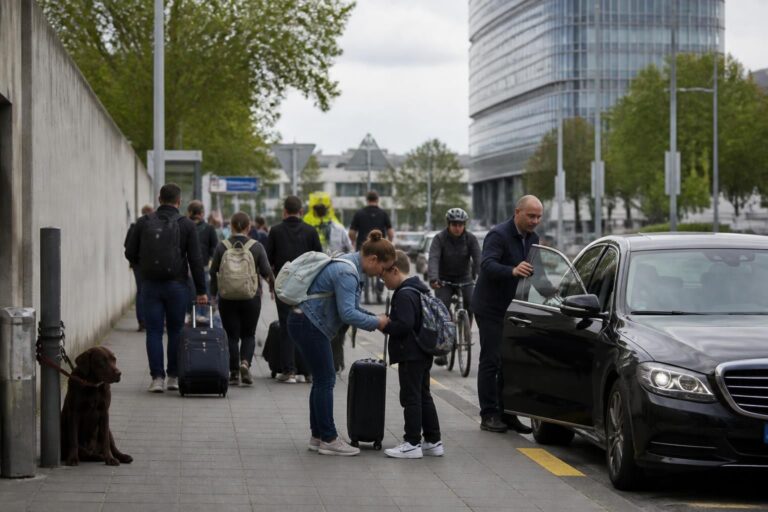 découvrez les défis réels du dernier kilomètre vers l’aéroport d’orly et comment les voyageurs urbains peuvent mieux s’y préparer pour un trajet efficace et sans stress.