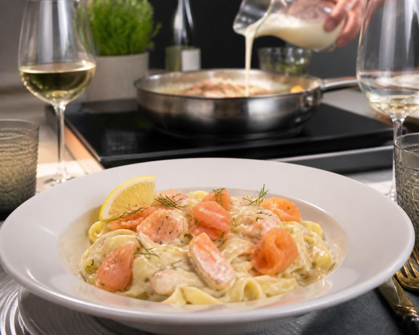 découvrez comment choisir entre le saumon fumé et frais pour sublimer vos recettes de pâtes et régaler vos papilles.